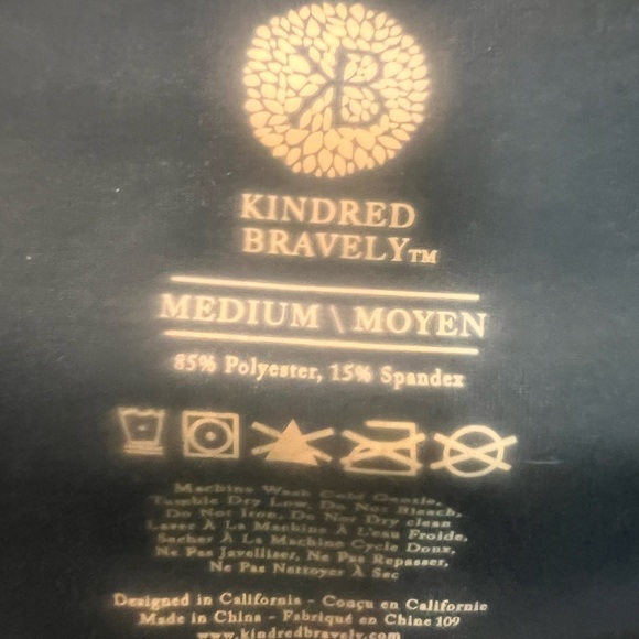 Kindred Bravely Cropped Black Maternity Leggings Medium X 2 NWT - Picture 4 of 8